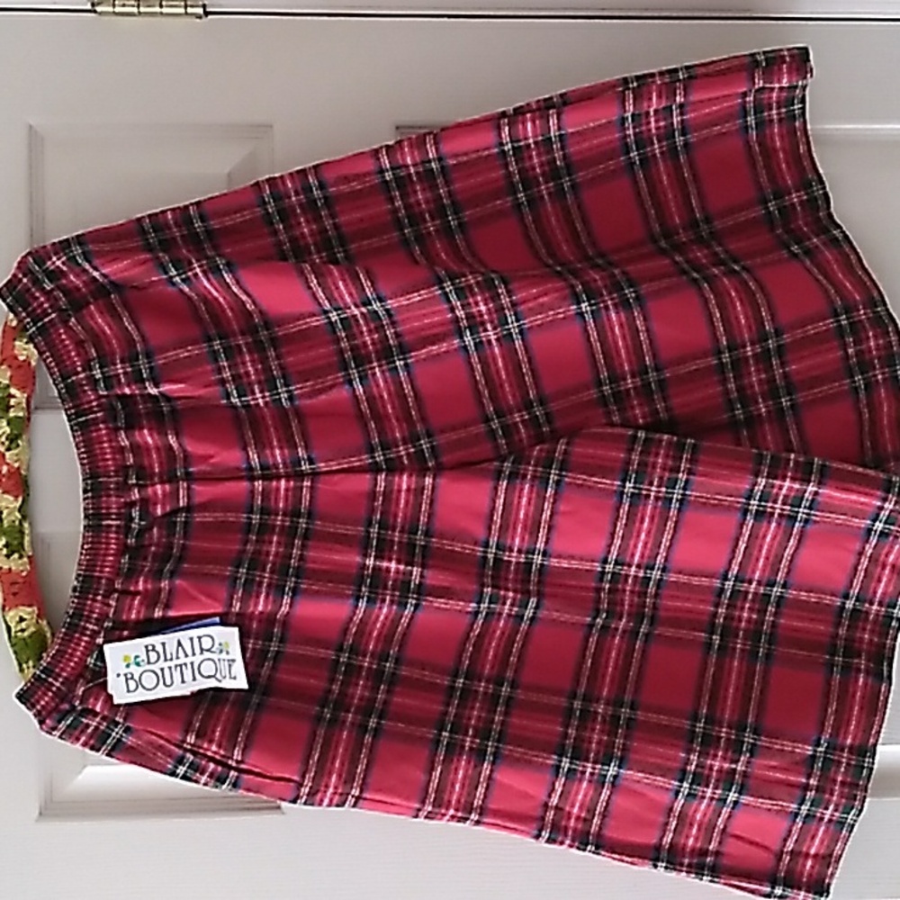 Red plaid high waist shorts - Picture 2 of 4